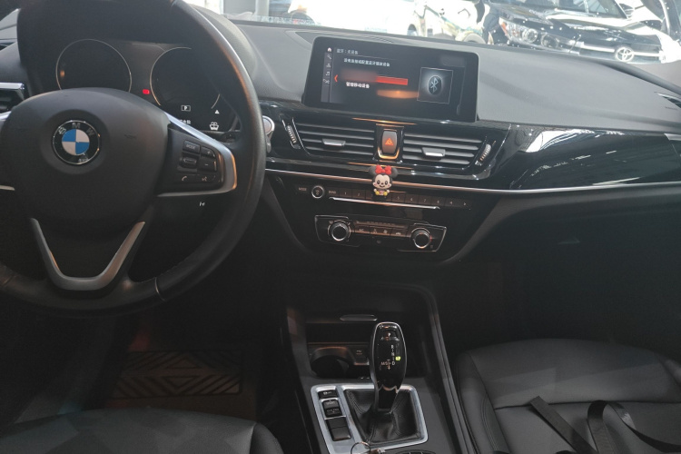 宝马1系 2021款 120i M运动版中控内饰12