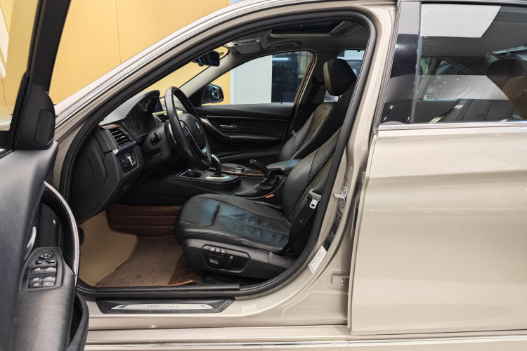 宝马3系 2014款 320Li 豪华设计套装车身外观6007