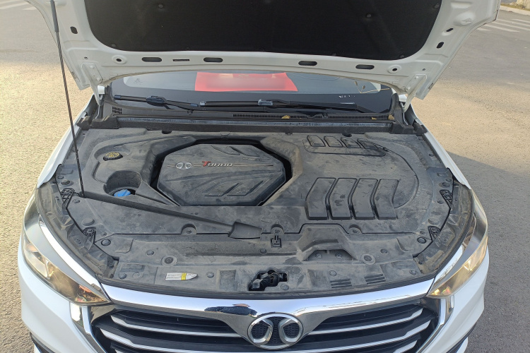 北京汽车 绅宝D50 2019款 1.5T CVT尊贵版 国VI机舱底盘24