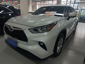 丰田 汉兰达 2022款 双擎 2.5L 两驱精英版 7座