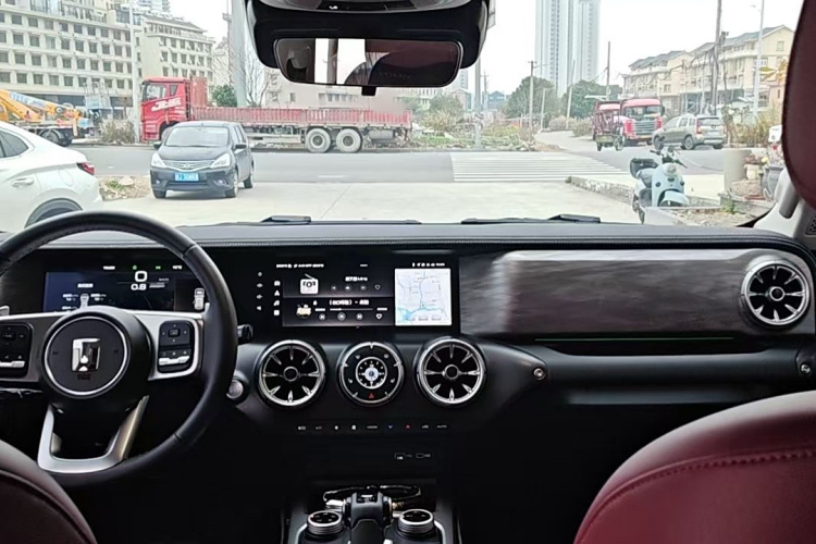 坦克300 2023款 越野版 2.0T 征服者中控内饰7001