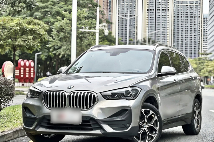 宝马X1 2022款 sDrive25Li 领先型车身外观1