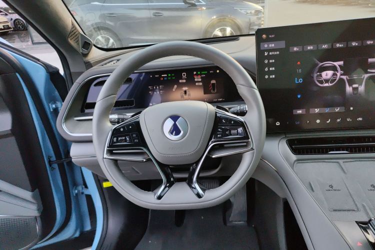 腾势N7 2024款 630 四驱智驾Ultra版中控内饰13