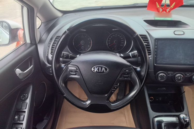 起亚K3 2016款 1.6L 手动GLS中控内饰13