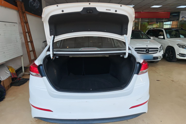 现代 领动 2019款 1.5L CVT智炫·精英型局部细节23