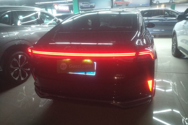 东风风神 奕炫MAX 2021款 1.5T 超炫潮爸版车身外观6