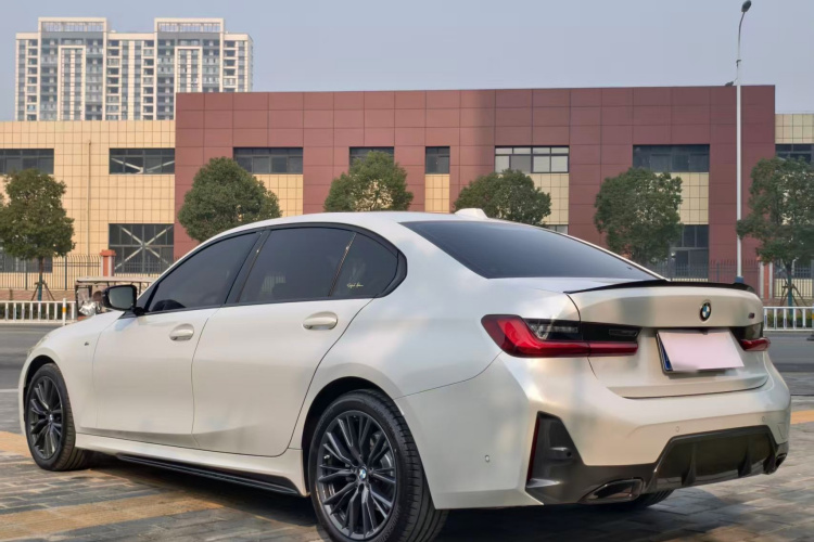 宝马3系 2024款 325Li M运动曜夜套装车身外观4