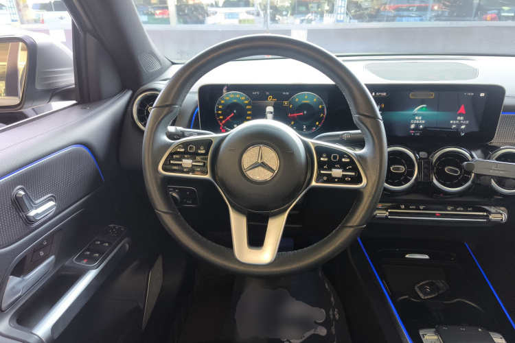 奔驰GLB 2020款 GLB 200 动感型中控内饰13