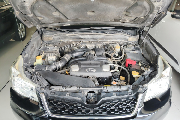 斯巴鲁 森林人 2013款 2.5i 自动精英版机舱底盘24