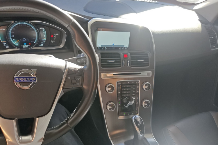 沃尔沃XC60 2016款 T5 AWD 智远版中控内饰7002