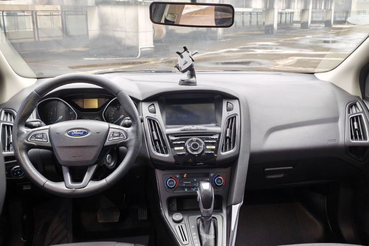 福特 福克斯 2015款 两厢 1.6L 自动风尚型中控内饰7003