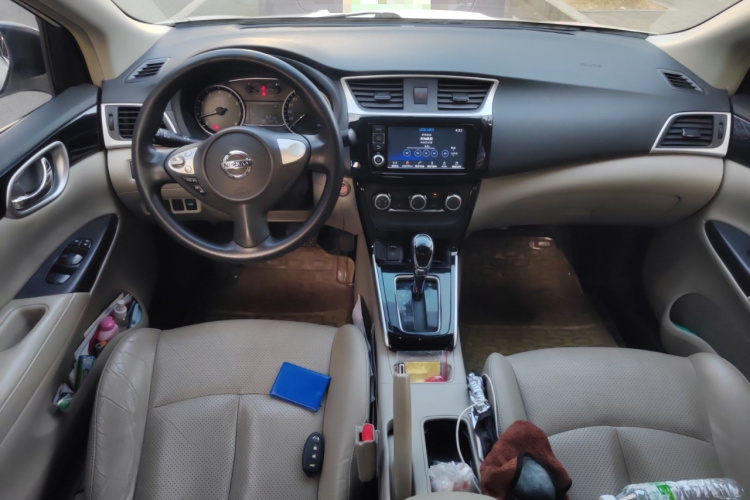 日产 轩逸 2016款 1.6XV CVT智享版中控内饰12