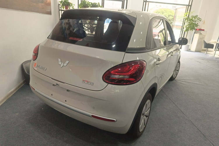 五菱汽车 五菱缤果 2023款 203km 轻享款车身外观6005