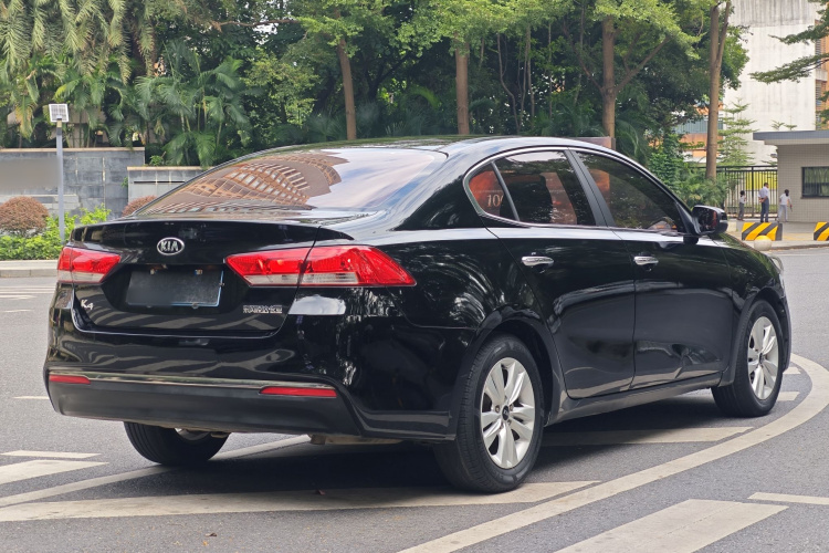 起亚K4 2014款 1.8L 自动GLS车身外观6008