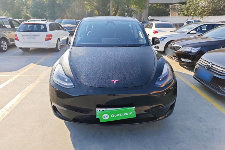 特斯拉 Model Y 2021款 标准续航后驱版车身外观2
