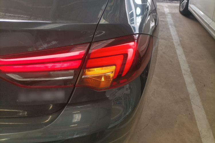 别克 君威 2019款 20T 豪华型 国VI车身外观9