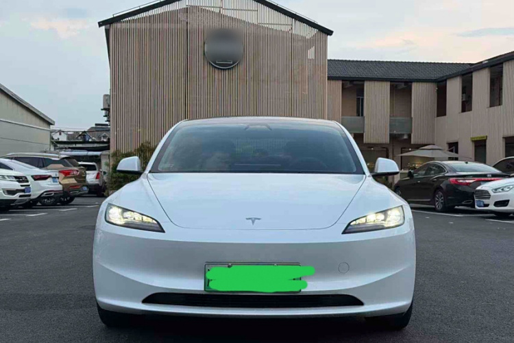 特斯拉 Model 3 2023款 后轮驱动版车身外观6003