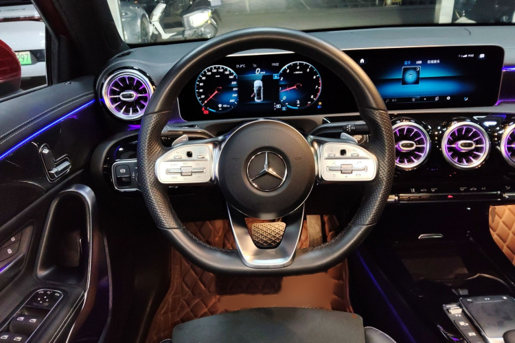 奔驰A级 2020款 改款 A 200 L 运动轿车时尚型局部细节13