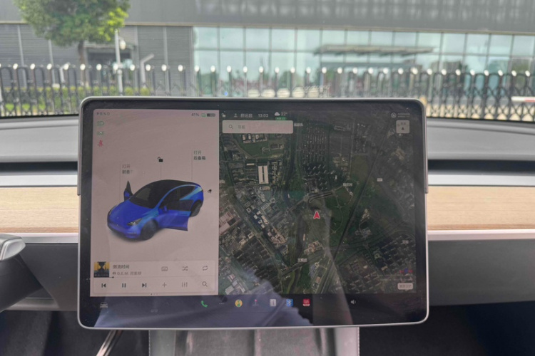 特斯拉 Model Y 2021款 标准续航后驱版中控内饰7003