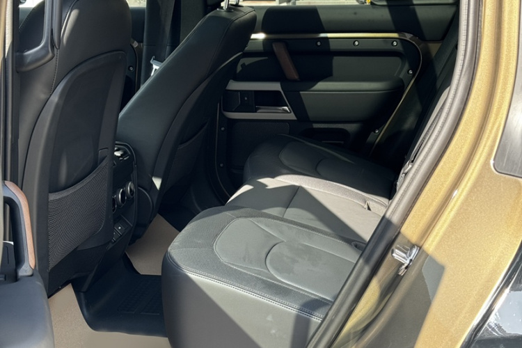 路虎卫士 2023款 改款 110 3.0T P400 X-DYNAMIC HSE车身外观6004