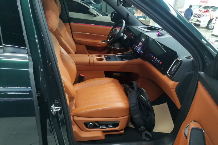 鸿蒙智行 问界M8 2025款 增程 Ultra版 53.4kWh 6座版局部细节41