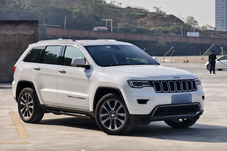 Jeep 大切诺基(进口) 2017款 3.0L 舒享导航版车身外观6001