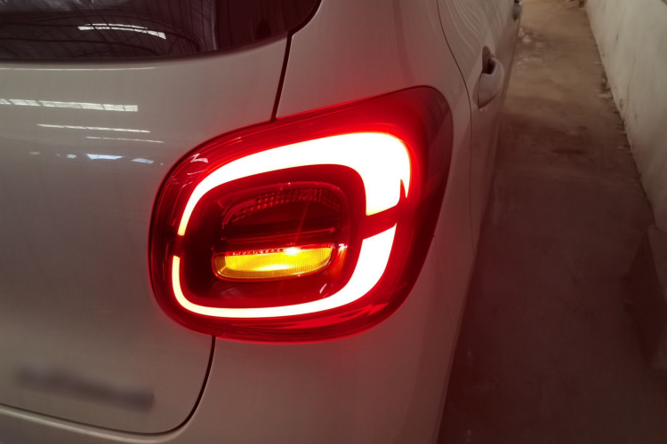 五菱汽车 宏光MINIEV 2025款 四门版 进阶款车身外观9