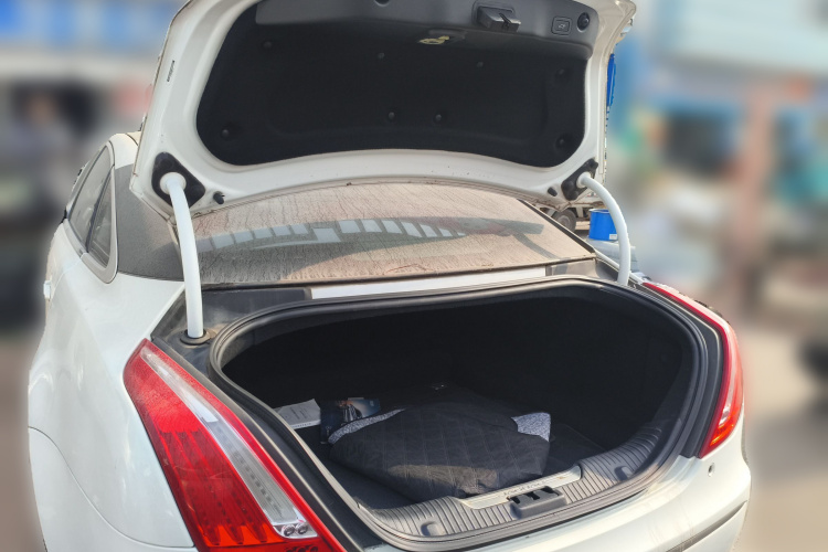 捷豹XJ 2015款 XJL 3.0 SC 典雅商务80周年典藏版局部细节23