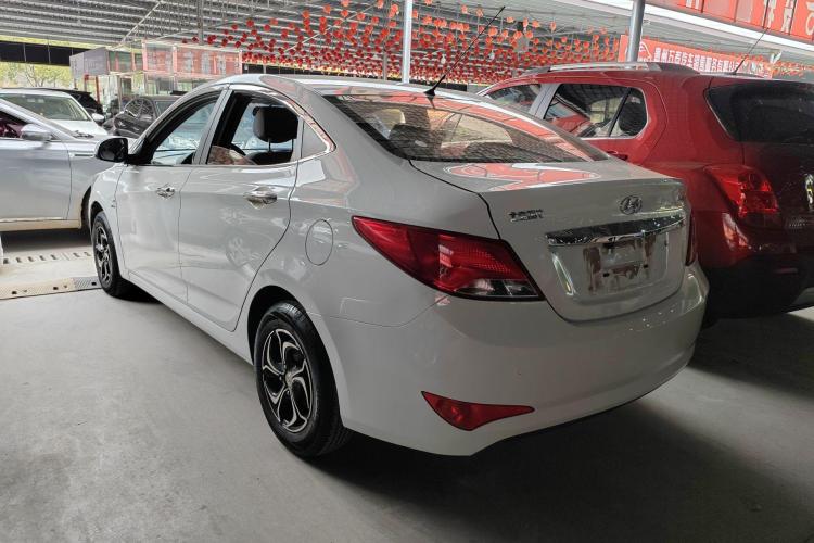 现代 瑞纳 2014款 1.4L 手动智能型GLS车身外观6003