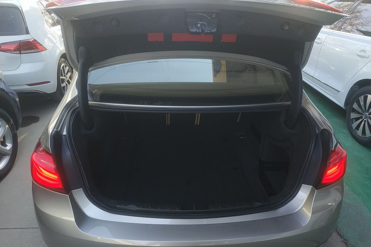 宝马3系 2016款 320Li 进取型局部细节23