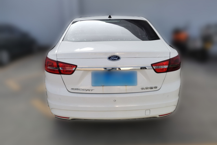 福特 福睿斯 2015款 1.5L 自动时尚型车身外观6