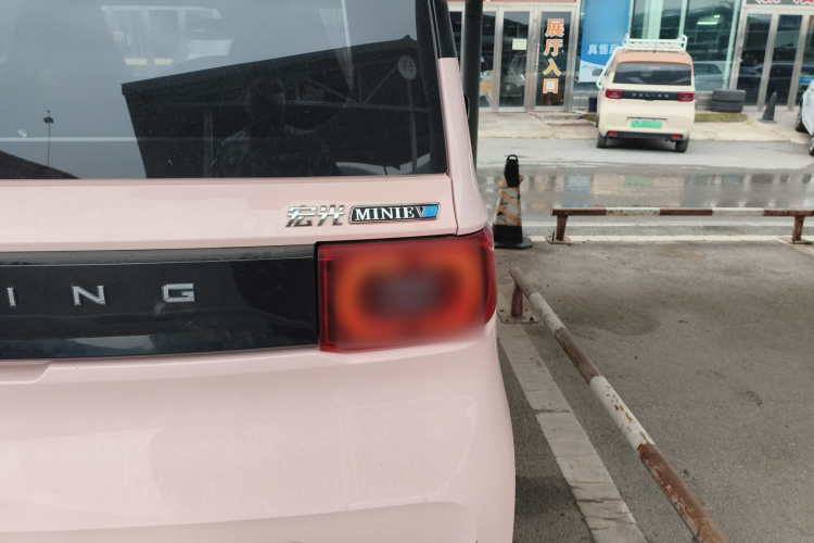 五菱汽车 宏光MINIEV 2022款 马卡龙时尚款 三元锂车身外观9