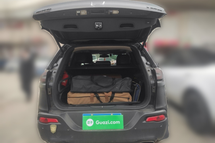 Jeep 自由光 2016款 2.4L 专业版中控内饰23