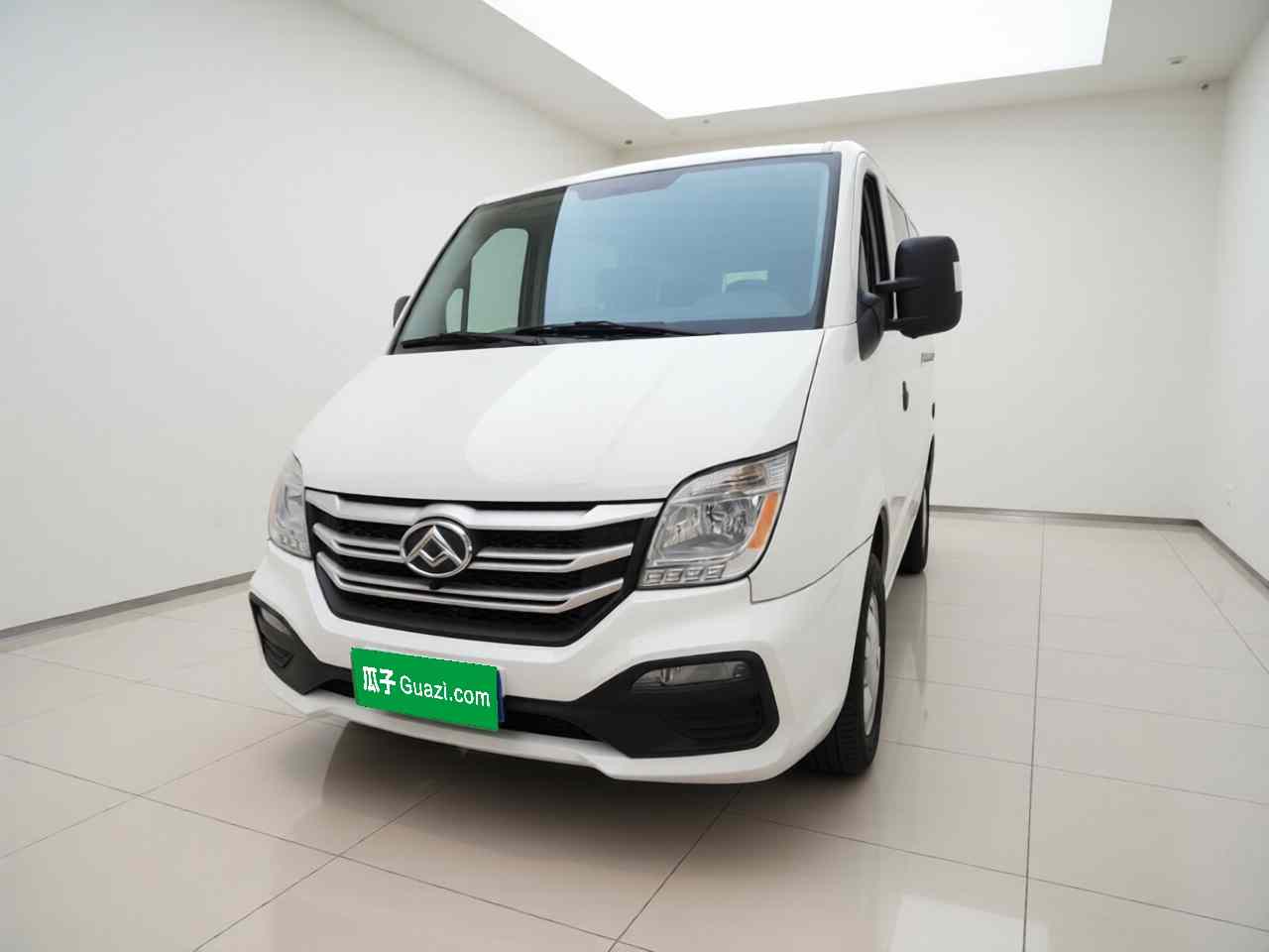上汽大通MAXUS 新途V80 2024款 傲运通超值版 6MT 长轴超低顶127Ps 6/7/8/9座(2)