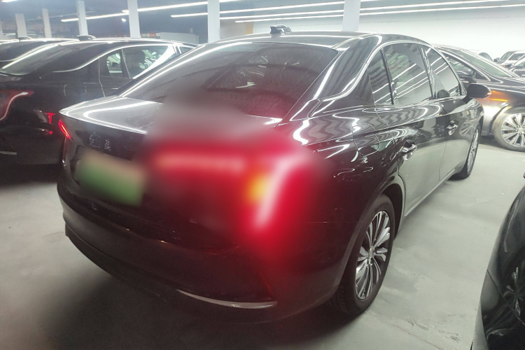 红旗E-QM5 2022款 431km 充电乐享版车身外观6005