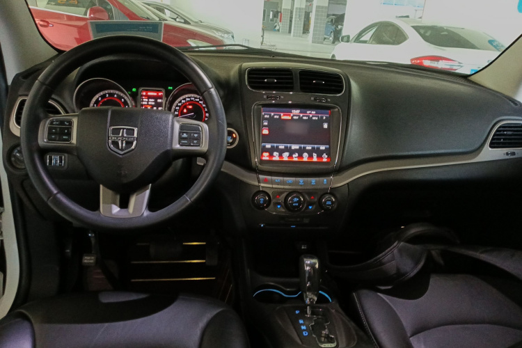 道奇 酷威 2016款 2.4L 两驱旅行版中控内饰12