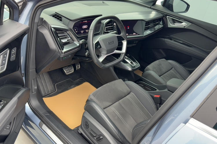 奥迪Q4 e-tron 2023款 40 e-tron 创境版中控内饰7007