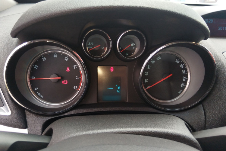 别克 昂科拉 2013款 1.4T 手动两驱进取型局部细节14