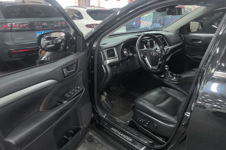 丰田 汉兰达 2018款 2.0T 四驱尊贵版 7座 国V车身外观6004