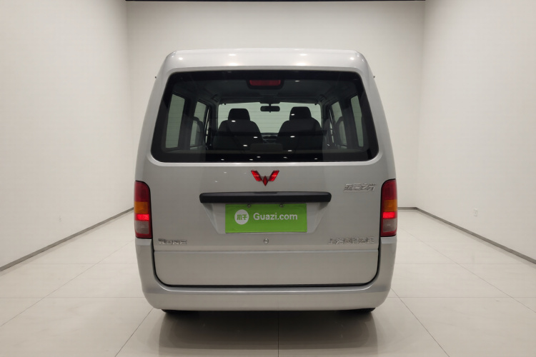 五菱汽车 五菱之光 2013款 1.0L 实用型车身外观6