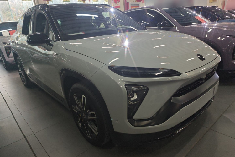 蔚来ES6 2020款 420KM 运动版车身外观3