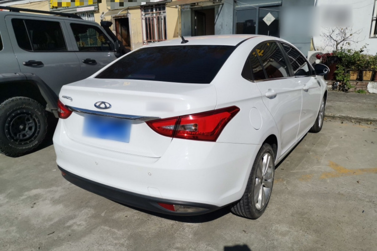 奇瑞 艾瑞泽5 2016款 1.5L CVT领锐版车身外观7