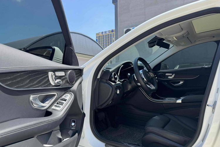奔驰C级 2021款 C 260 L 运动版中控内饰7004