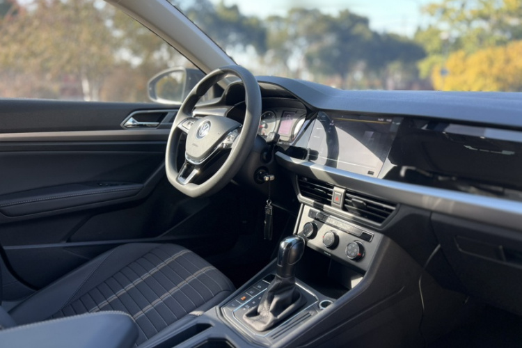 大众 朗逸 2021款 280TSI DSG舒适版中控内饰7005