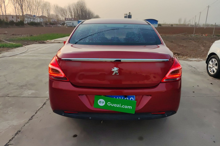 标致308 2014款 乐享版 经典 1.6L 手动优尚型车身外观6