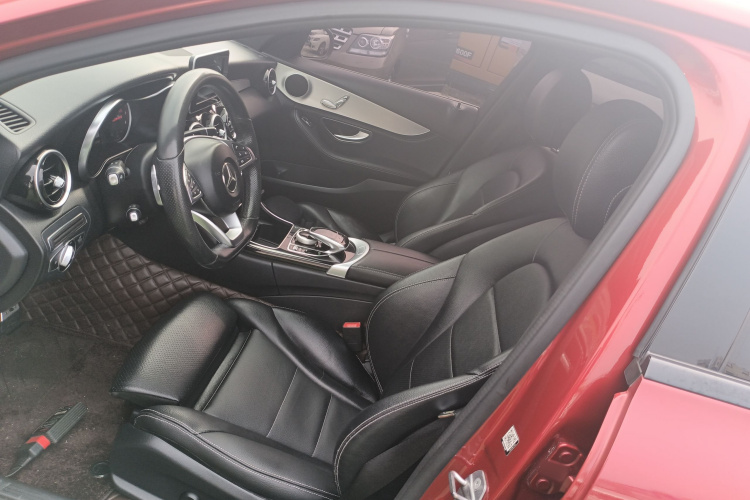 奔驰C级 2016款 C 200 运动版中控内饰19