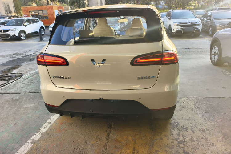 五菱汽车 五菱缤果PLUS 2024款 330km 五座版车身外观6004