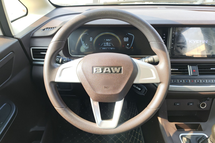 BAW北汽制造 锐胜王牌M7 2023款 1.6L 标轴创富型 7座中控内饰13