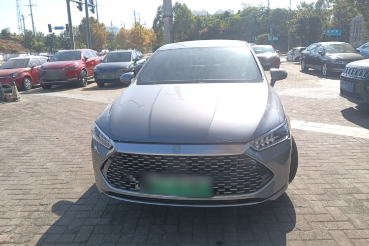 比亚迪 秦PLUS 2024款 荣耀版 DM-i 55KM领先型车身外观6001