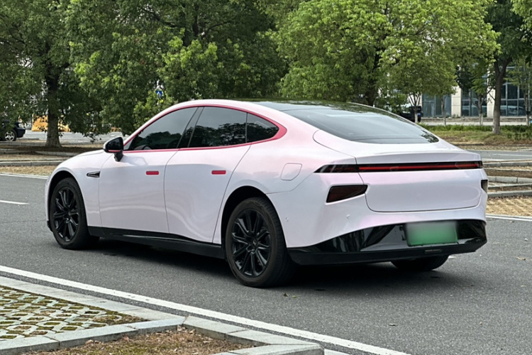 小鹏P7 2022款 625E车身外观6005